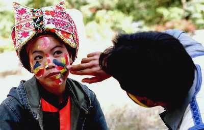 娱乐吃瓜酱彝族,彝族风情，揭秘民族魅力