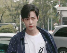 娱乐圈吃瓜杨紫肖战,娱乐圈的甜蜜瓜田，甜蜜与争议并存