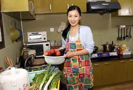 娱乐吃瓜酱小时候的保姆,娱乐吃瓜酱童年趣事